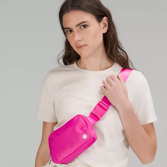 Lululemon SONIC PINK Everywhere Belt Bag 1L - Picture 2 of 13